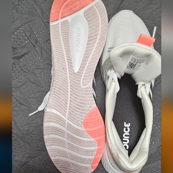 Adidas Edge size 11 women's - Picture 4 of 4